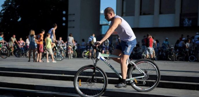 В Ужгороді пройшов вечірній заїзд велосипедистів присвячений Ужгородській регаті (ФОТО) – 10 В Ужгороді пройшов вечірній заїзд велосипедистів присвячений Ужгородській регаті (ФОТО) – 10
