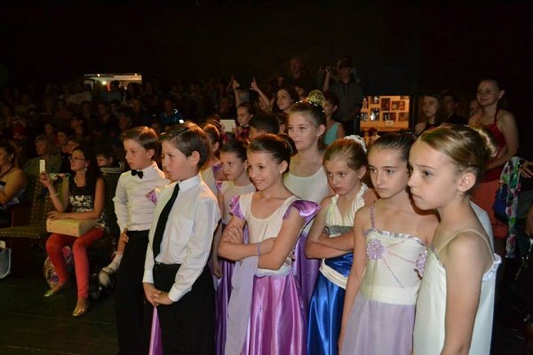 Берегівський колектив "Гармонія" показав місцевій публіці звітний концерт – 04