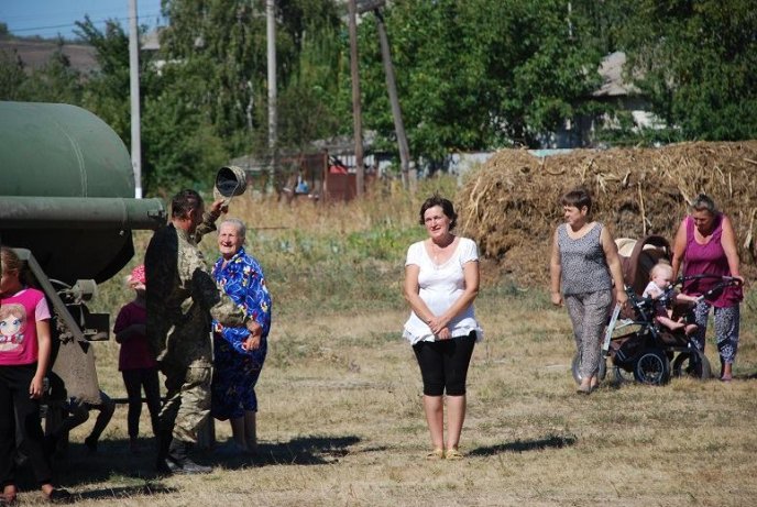Для військовослужбовців 128-ї бригади організували фронтовий концерт – 10