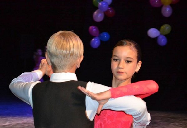 Берегівський колектив "Гармонія" показав місцевій публіці звітний концерт – 06