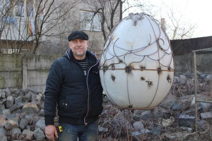 Мукачівець до Великодня готує унікальні гігантські писанки – 06