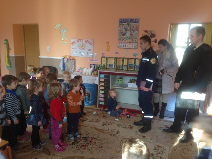 У Часлівцях, що на Ужгородщині, рятувальники провели пожежно-профілактичне відпрацювання – 03