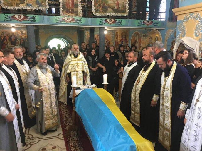 Сьогодні Закарпаття прощалося з полеглим Героєм – 05