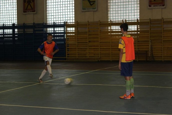 Патрульні поліцейські зійшлись у футбольному двобої із журналістами та громадськими активістами – 07