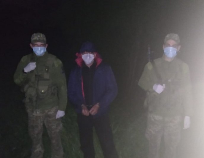 На кордоні затримали чоловіка, якого підозрюють у вбивстві – 01