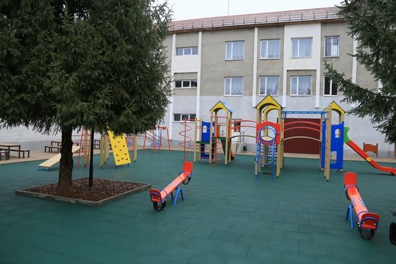 У Мукачеві відкрили ігровий комплекс для школярів – 02
