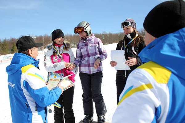Закарпатські прокурори "взули" і держслужбовців обласного Пенсійного фонду, і працівників ОДА (ФОТО) – 12