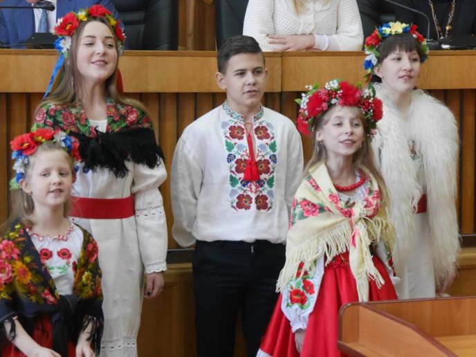 До Ужгородської міськради завітали колядники – 05