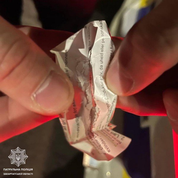 У центральній частині Ужгорода помітили підозрілого чоловіка – 01 У центральній частині Ужгорода помітили підозрілого чоловіка – 01
