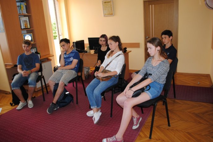 У Мукачеві навчали молодих журналістів – 03