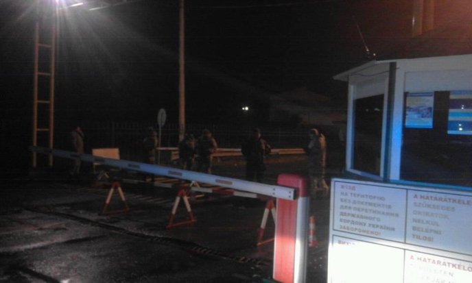 "Пересічники" блокували КПП "Тиса" на україно-угорському кордоні – 06