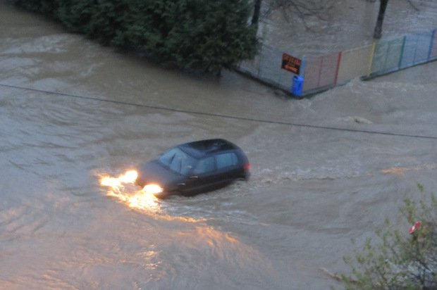 В Ужгороді затопило Новий район – 04