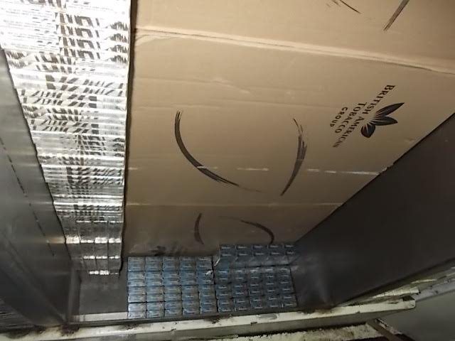 Закарпатські митники вилучили вантажівку через контрабанду цигарок – 07