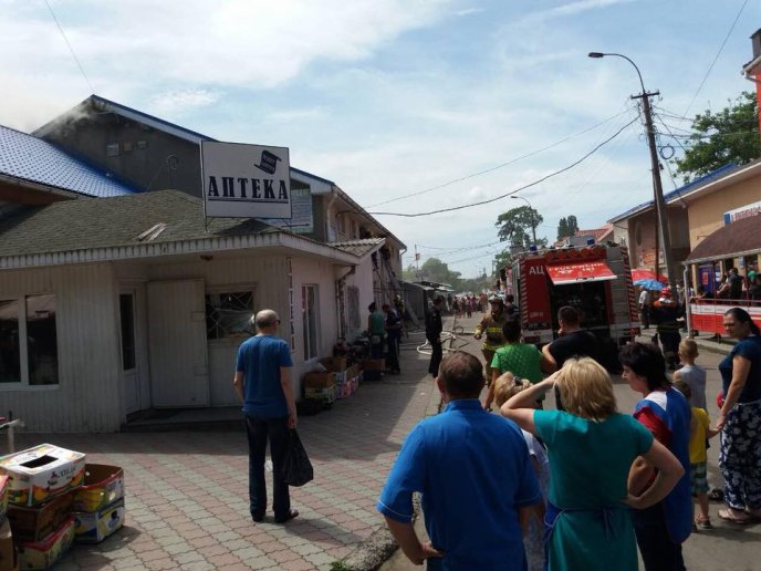 В Ужгороді на ринку "Білочка" сталась пожежа – 02