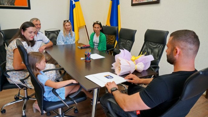 У Мукачеві нагородили дівчинку, яка здобула "срібло" на чемпіонаті Європи з шахів  – 02