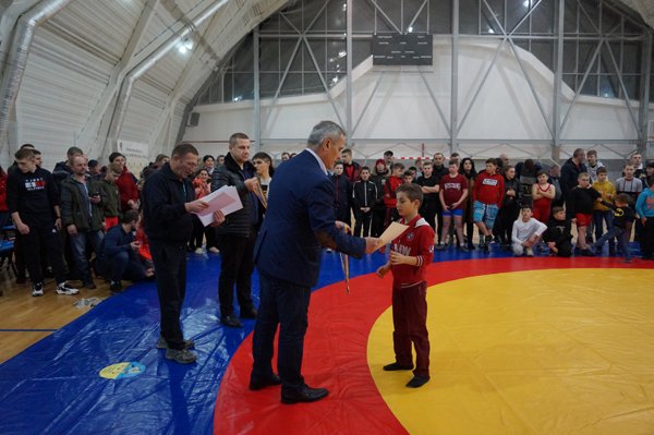 У Тячеві провели новорічний турнір з греко-римської боротьби – 08