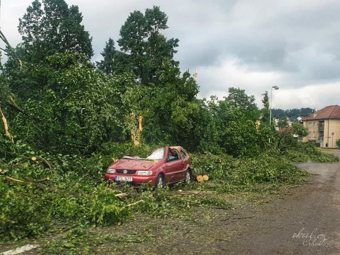 Армагеддон в Чехії: частину сіл після торнадо зрівняло з землею – 05