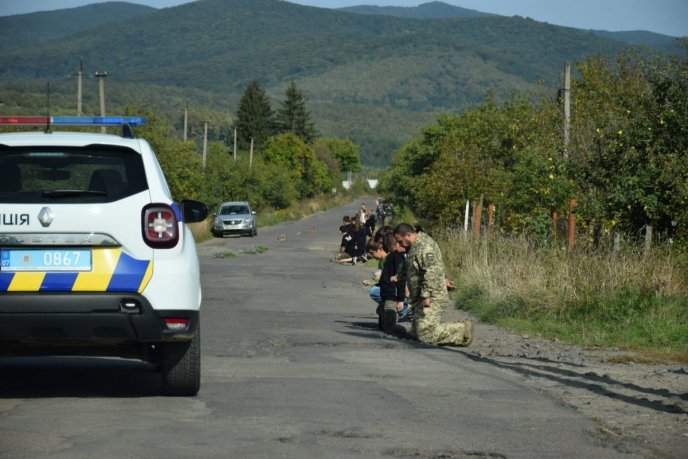 На Закарпатті поховали військового, який воював в одній із найгарячіших точок фронту – 04