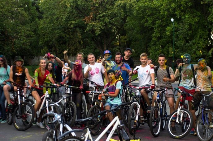 Соцмережі заполонили яскраві фото із вчорашнього Мегазаїзду у Мукачеві – 04