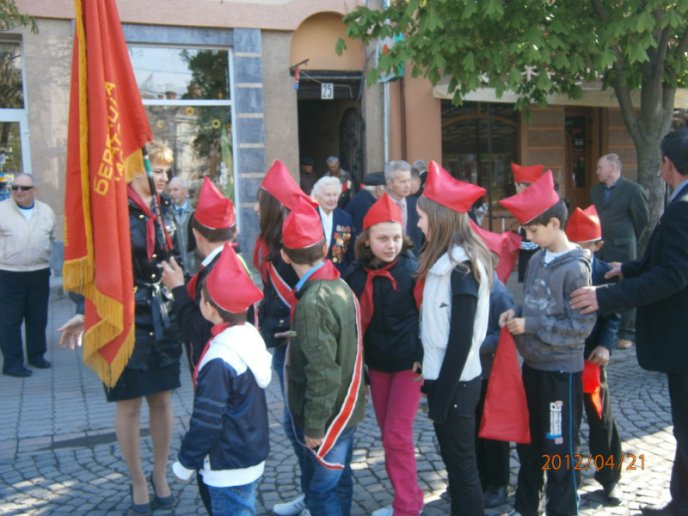 Мукачівських школярів прийняли в піонери (ФОТОРЕПОРТАЖ) – 02