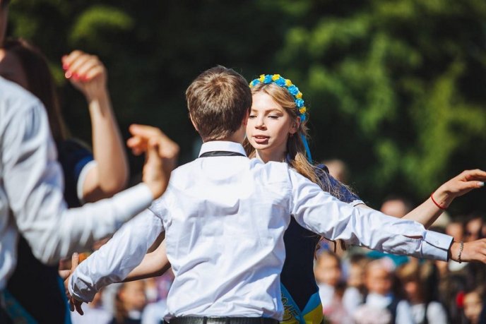 В Ужгородській ЗОШ №3 відлунав останній дзвінок (ФОТО) – 19