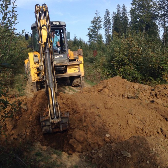 Дорогу, на якій затримали завантажений сигаретами "Урал", перекопали – 02