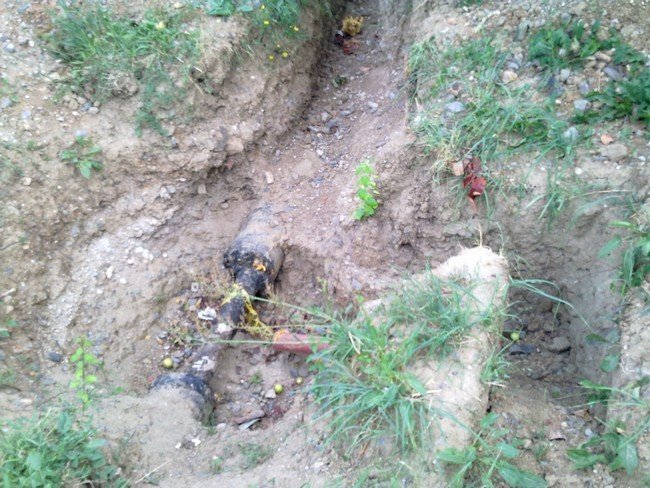 Будівельники розрили зелену зону по вулиці Осипенка та забули за неї (ФОТО) – 04