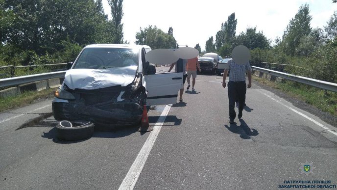 Відома причина карколомної ДТП за участі трьох іномарок – 02