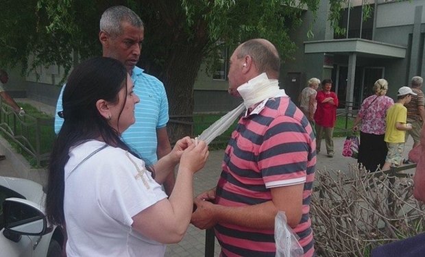 Жорстока бійка в Ужгороді: одну людину поранено ножем в шию – 01 Жорстока бійка в Ужгороді: одну людину поранено ножем в шию – 01