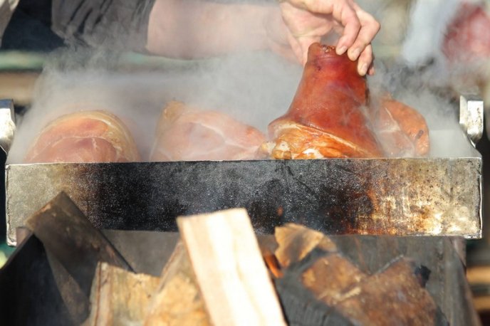 "Червене вино 2018": чим пригощають закарпатців та скільки доведеться витратити – 11