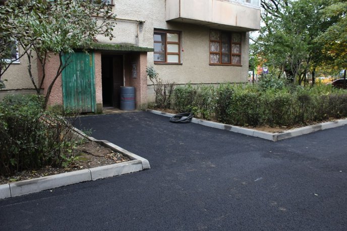 У Мукачеві на вулиці Токаря ремонтують проїзд – 05