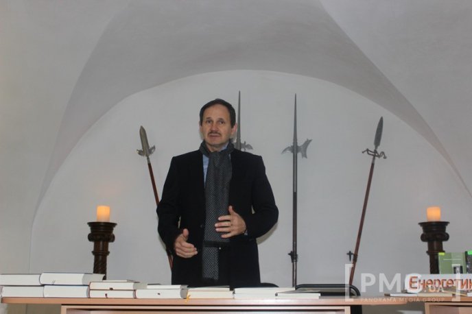 У Мукачівському замку "Паланок" відбулась літературна зустріч з письменником Мирославом Дочинцем – 06