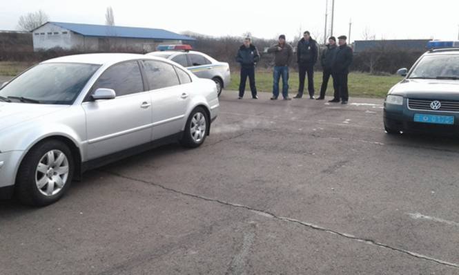 Закарпатські поліцейські "відшліфували" майстерність їзди в екстремальних умовах – 07