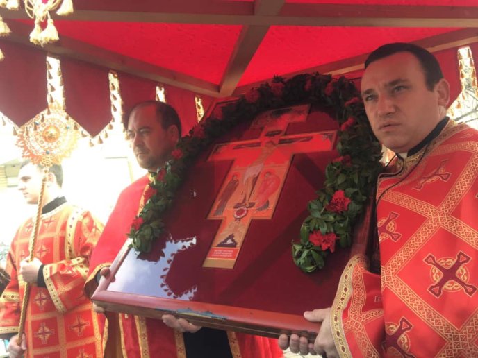 В Ужгороді чимало людей взяли участь у Хресній ході – 01