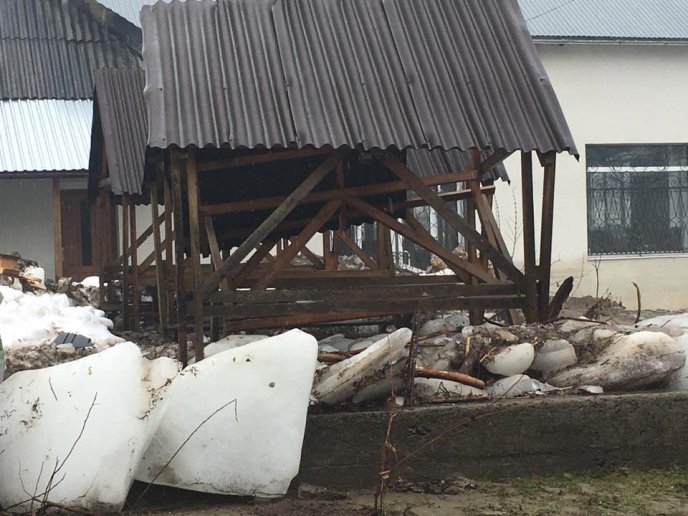 У селі Бронька, що на Іршавщині, вода зруйнувала будинки та засипала брилами городи – 11