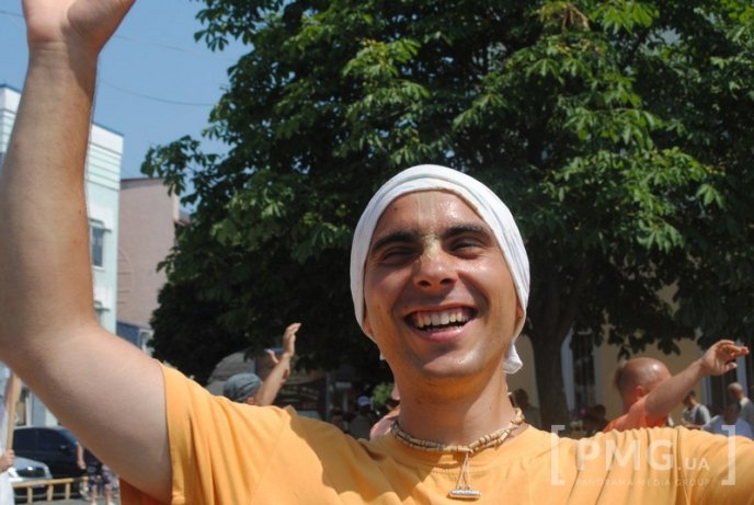 У центрі Мукачева виступають кришнаїти – 11