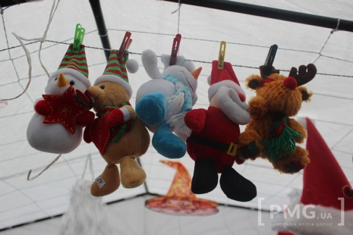 У Мукачеві розпочався новорічний ярмарок – 13