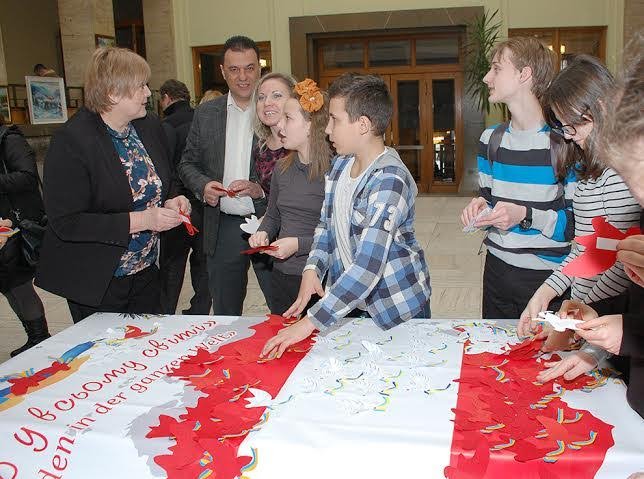 Закарпатські діти долучились до міжнародного проекту "Діти за мир у всьому світі" – 04