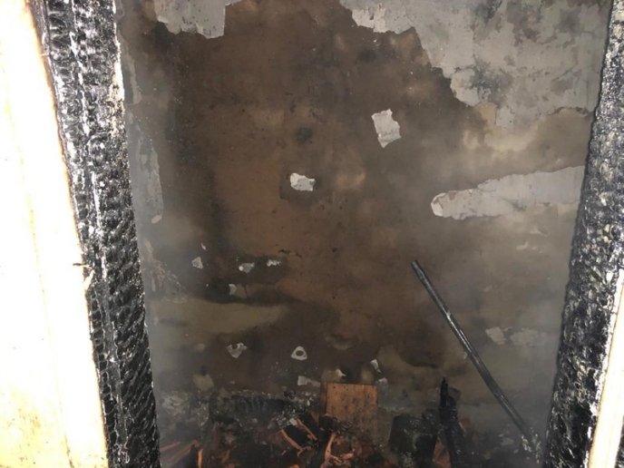 Без свідомості у полоні вогню: як у Хусті рятували чоловіка – 01