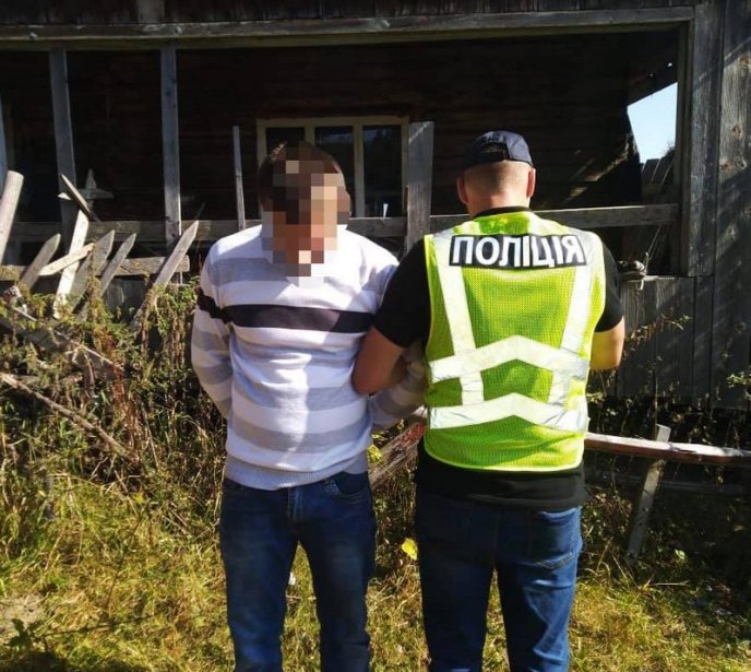 На Міжгірщині у чоловіка виявили цілий арсенал зброї  – 01