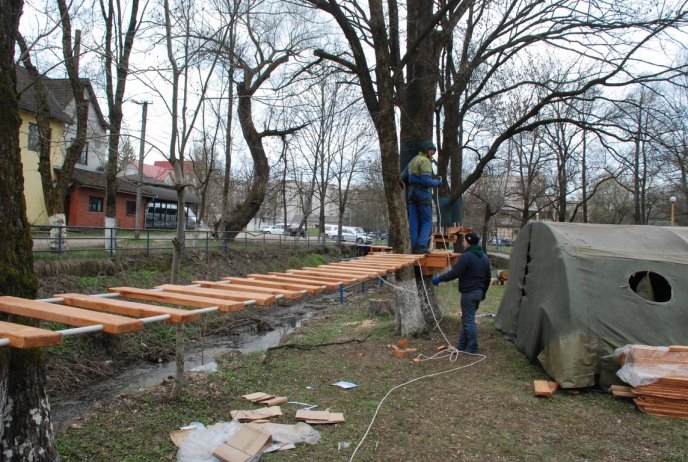 Наприкінці весни в Іршаві відкриють перший у Закарпатті мотузковий парк – 07