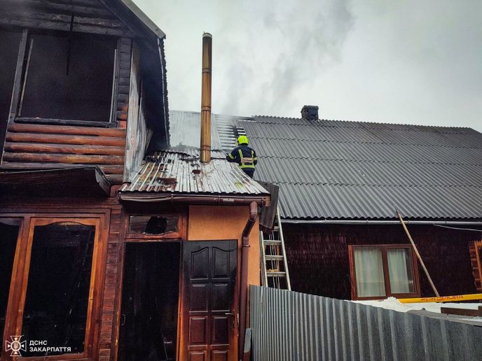 Власники будинку перебувають за кордоном: що відомо про випадок, який стався в області – 06