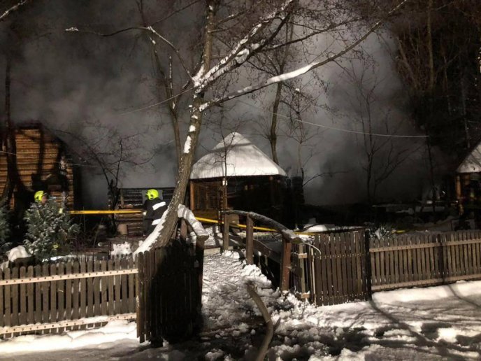 Горіла відома база відпочинку: оприлюднено фото – 03 Горіла відома база відпочинку: оприлюднено фото – 03