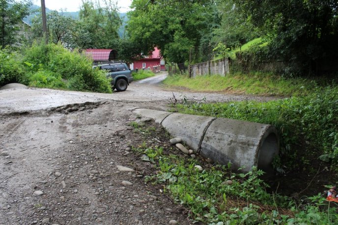 На Тячівщині люди самотужки відремонтували дві комунальні вулиці – 08
