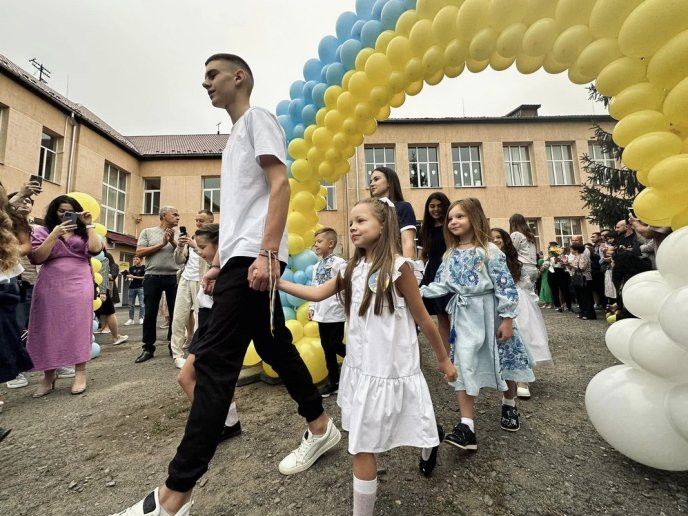 У школах Мукачева пролунав перший дзвоник – 01