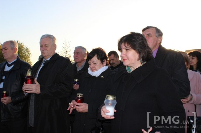 У третю річницю Євромайдану мукачівці вшанували пам’ять Героїв Небесної Сотні – 04