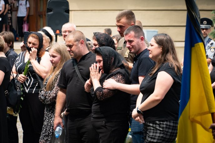 Загинули в один день: на Закарпатті поховали двох військових – 06 Загинули в один день: на Закарпатті поховали двох військових – 06