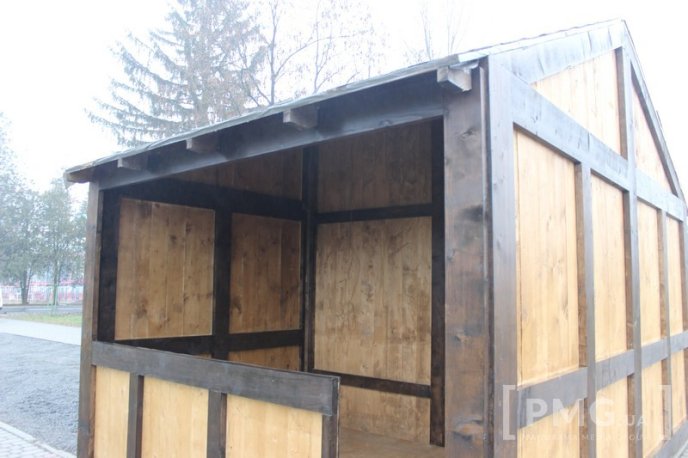 Сьогодні у Парку Перемоги у Мукачеві з’являться кілька дерев’яних будиночків – 04