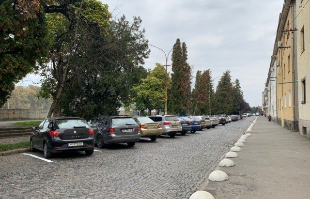 На одній із вулиць Мукачева змінили організацію дорожнього руху – 01 На одній із вулиць Мукачева змінили організацію дорожнього руху – 01