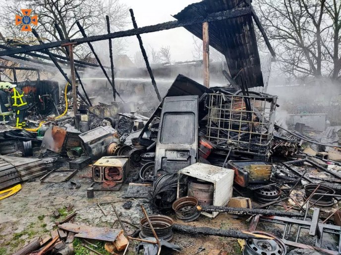 Рятувальники розповіли про велику пожежу в Мукачеві – 06